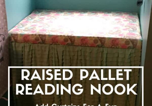 1001pallets.com-charming-pallet-reading-nook-converts-into-desk-01