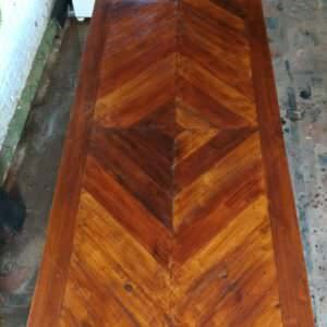 1001pallets.com-chevron-pallet-dining-table-is-a-beautiful-gift-01