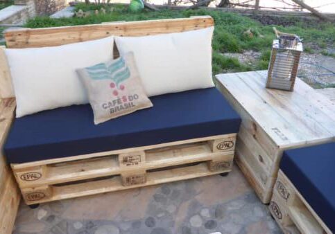 1001pallets.com-divano-modulare-con-cuscini-02