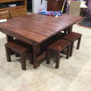 1001pallets.com-coffee-table-and-chairs-for-the-kids