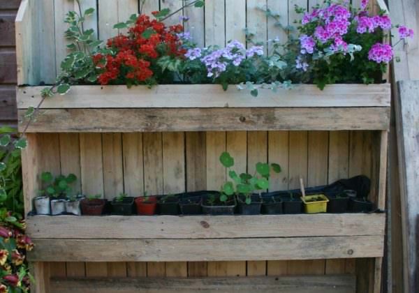 1001pallets.com-decorative-vertical-pallet-planter-mur-vegetal-01