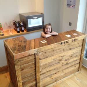 1001pallets.com-pallet-bar