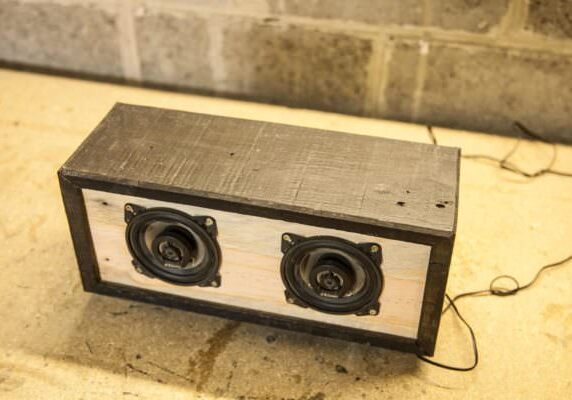 1001pallets.com-diy-tutorial-pallet-bluetooth-speaker-box-enceinte-bluetooth-en-palette-01