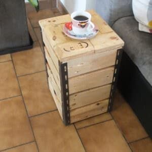 1001pallets.com-diy-video-tutorial-cute-little-pallet-side-table-01