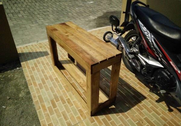 1001pallets.com-outdoor-shoe-rack-plus-chair