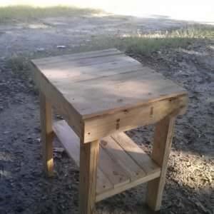 1001pallets.com-bed-side-table