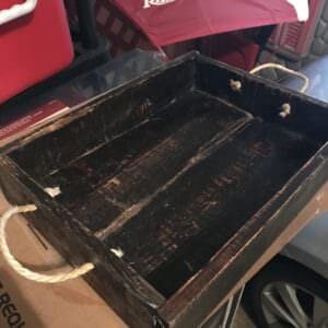 1001pallets.com-easy-useful-pallet-tray-makes-parties-easier-01