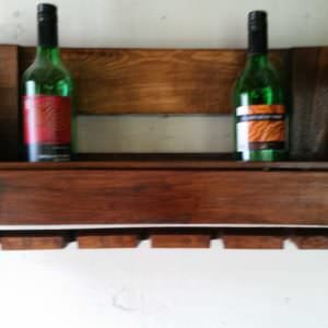 1001pallets.com-wine-rack-and-glasses-holder