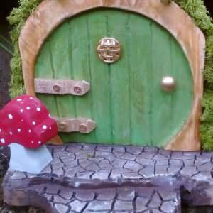 1001pallets.com-fairy-doors-from-pallets