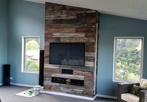 1001pallets.com-false-chimney-media-centre-01