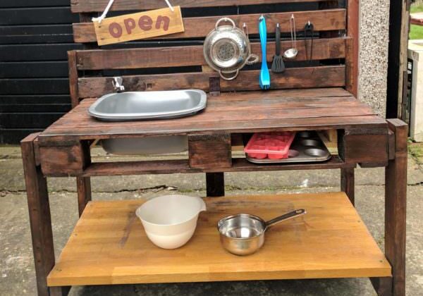 Fanciful Kid's Pallet Mud Kitchen