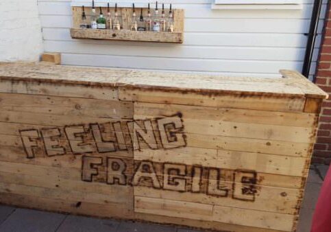 1001pallets.com-pallet-bar