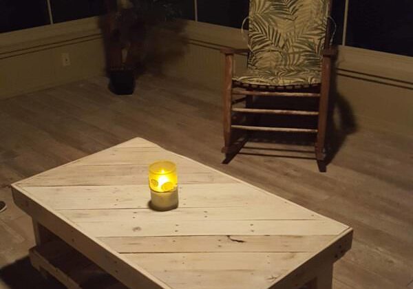 1001pallets.com-florida-room-coffee-table-and-matching-end-tables