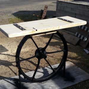 1001pallets.com-front-entrance-table