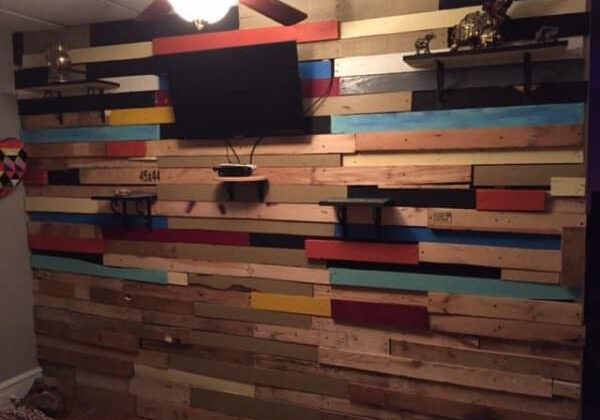 1001pallets.com-bedroom-wall-pallet