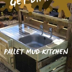 1001pallets.com-fun-in-the-sun-pallet-mud-kitchen-01