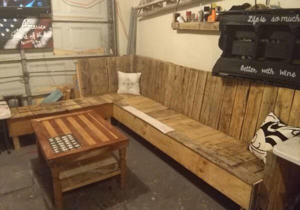 1001pallets.com-game-room-pallet-sectional-sofa-01