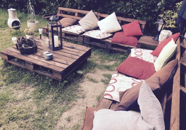 1001pallets.com-garden-benches-made-by-my-parents2