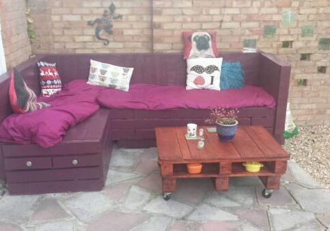 1001pallets.com-garden-sofa-and-coffee-table