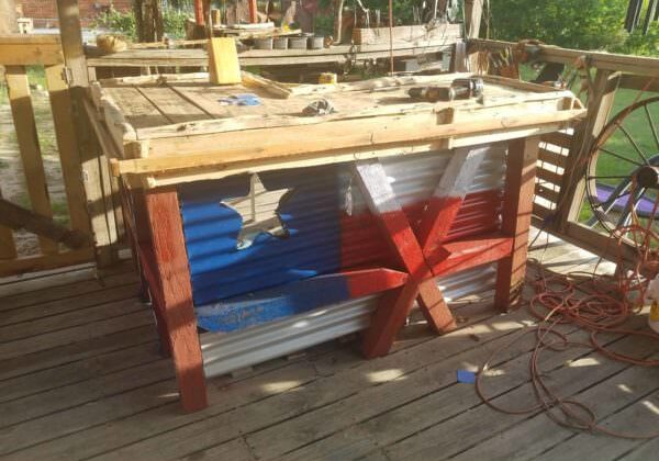 1001pallets.com-good-ole-boy-s-pallet-bar-will-inspire-you-05