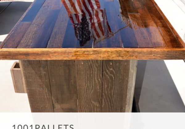 1001pallets.com-gorgeous-pallet-wood-rolling-bar-01