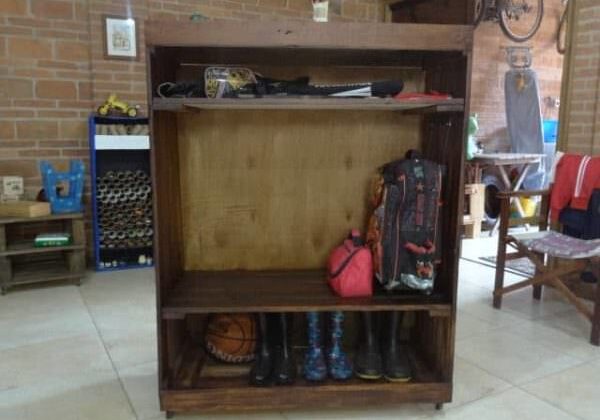 1001pallets.com-every-day-stuff-shelf