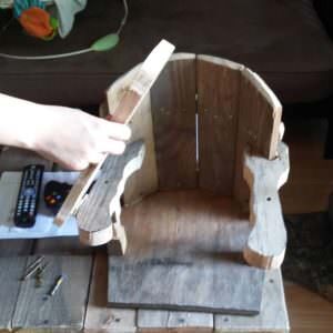 1001pallets.com-high-chair1