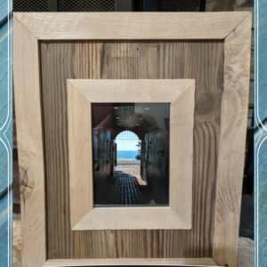 1001pallets.com-highlight-your-photos-pallet-wood-picture-frame-03