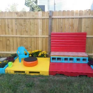 1001pallets.com-build-granddaughter-her-own-patio