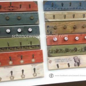 1001pallets.com-colgadores-hechos-con-madera-de-pallet