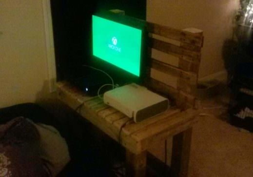 1001pallets.com-just-another-tv-stand