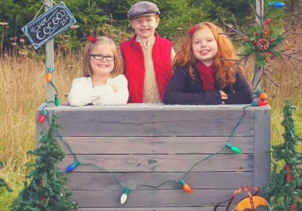 1001pallets.com-kids-christmas-tree-stand-01