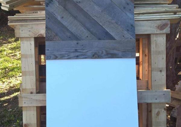 1001pallets.com-king-sized-pallet-headboard1