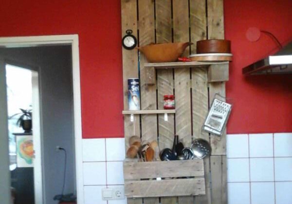 1001pallets.com-kitchen-cupboard-made-by-roel
