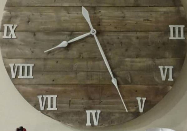 1001pallets.com-make-this-budget-friendly-40-pallet-farmhouse-clock-04