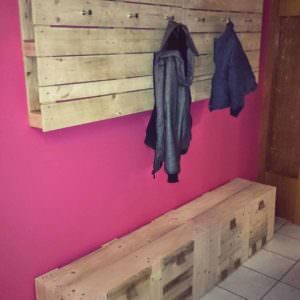 1001pallets.com-my-new-pallet-wardrobe-coat-rack-2