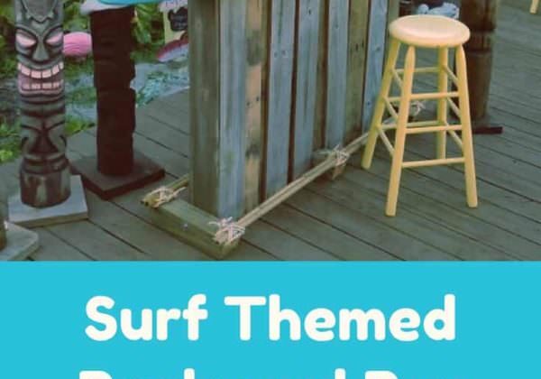 1001pallets.com-only-two-pallets-made-this-totally-tubular-surf-themed-backyard-bar-01