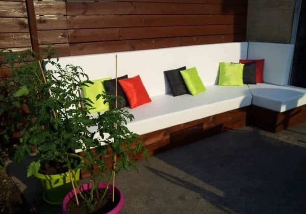1001pallets.com-outdoor-lounge-with-pallets-03