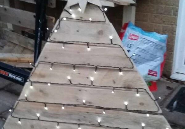 1001pallets.com-outdoor-christmas-tree