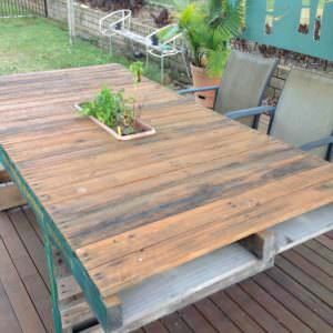 1001pallets.com-outdoor-timber-dining-table