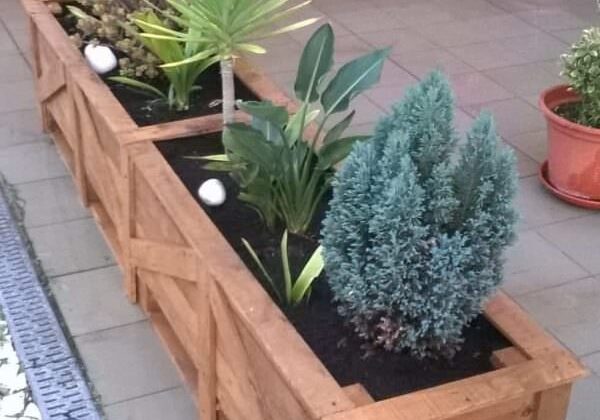 Pair O' Patio Pallet Planters