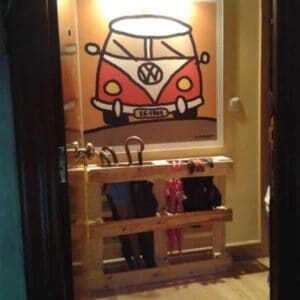 1001pallets.com-pallet-as-umbrella-rack-600x800