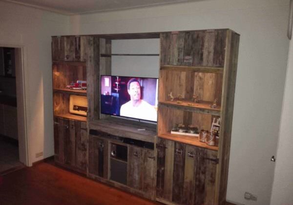 1001pallets.com-pallet-cabinet1