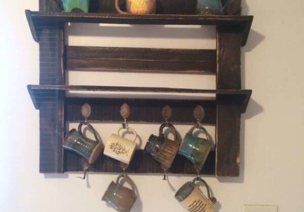 1001pallets.com-coffee-cup-holder