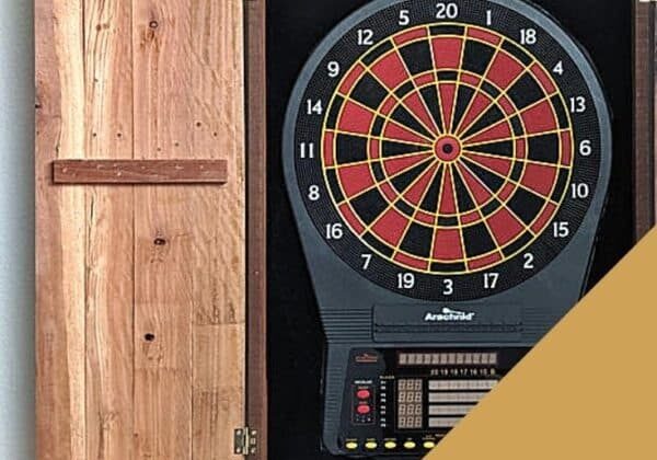 Pallet-Dartboard-Cabinet