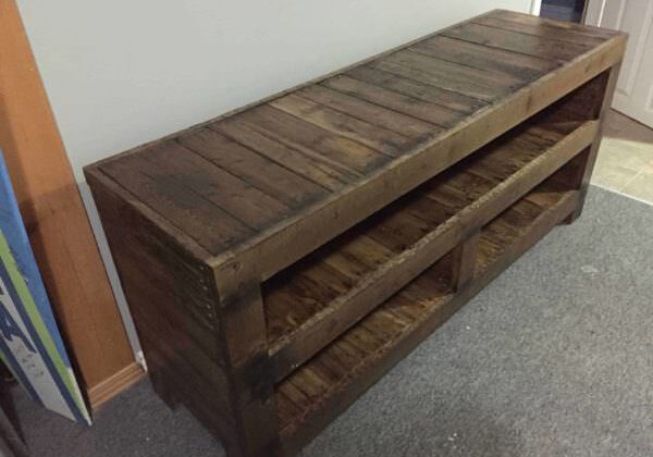 1001pallets.com-pallet-entertainment-unit