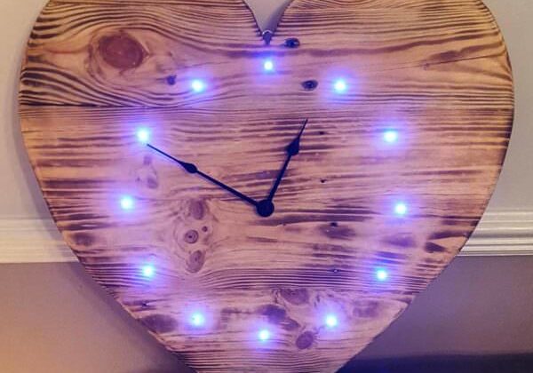 1001pallets.com-pallet-heart-clock
