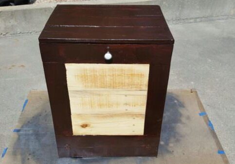 1001pallets.com-kitchen-trash-bin