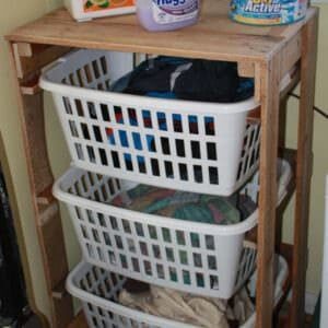 1001pallets.com-ilaundry-basket-stand