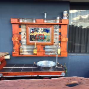 1001pallets.com-liqour-rack-with-bar-mirror